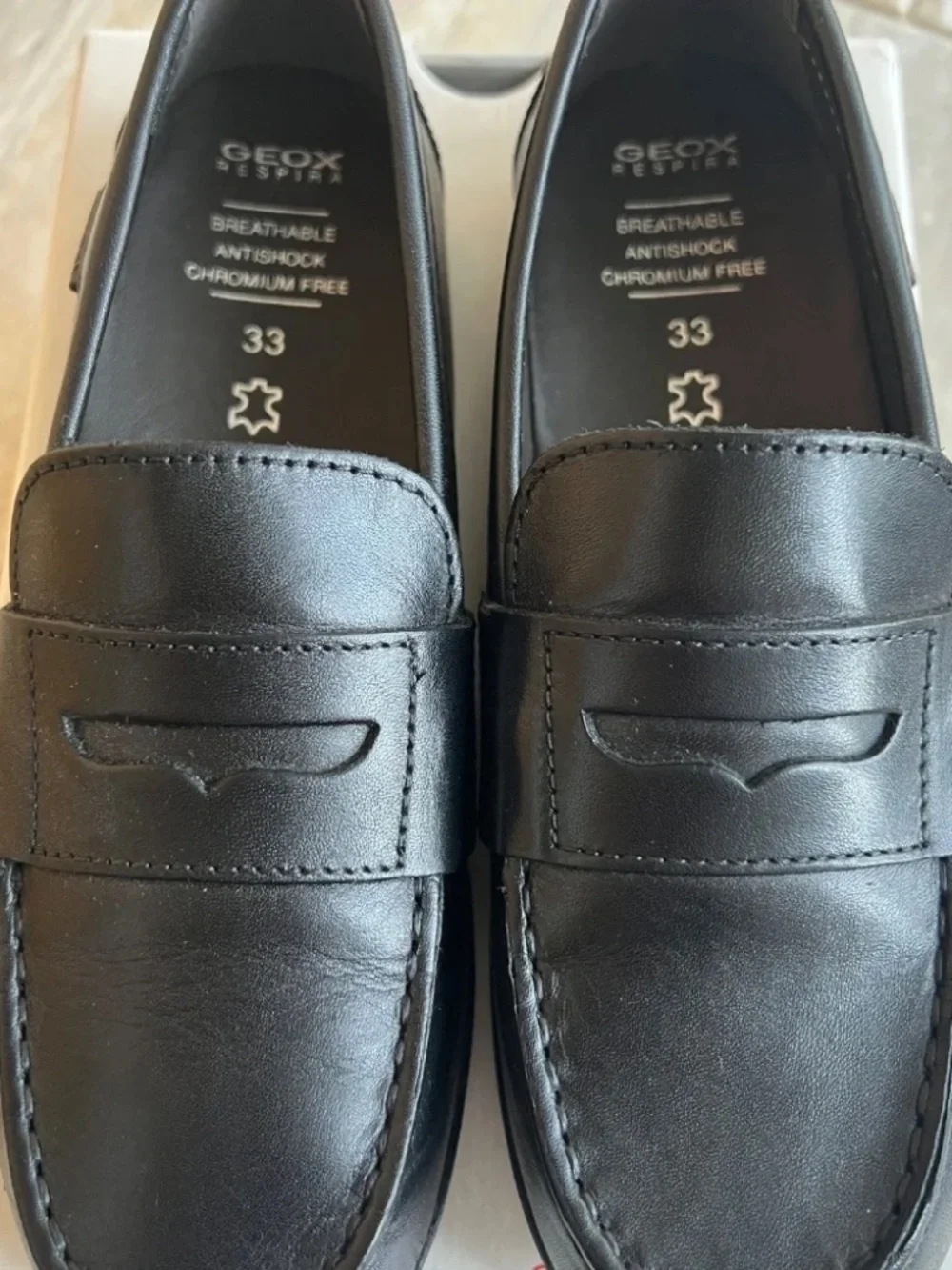 Geox kids black leather loafers (size 2)